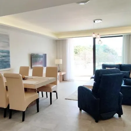아파트 3 Bedroom Luxury Apartment Near Seashore - Varna *