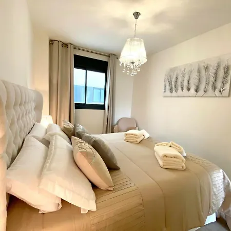 Апартамент 3 Bedroom Luxury Apartment Near Seashore - Varna *